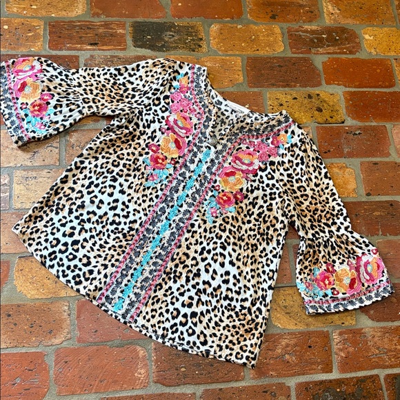 Savanna Jane Floral Embroidered Leopard Print Top - Multi colored size M - Picture 10 of 13